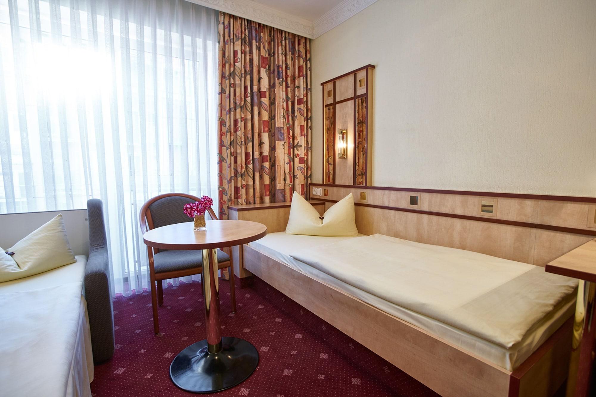 Hotel Alfa Zentrum Munich Exterior photo
